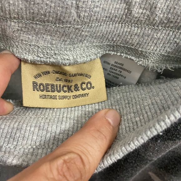 Roebuck and Co boys gray camo sweats in Large - Picture 4 of 4